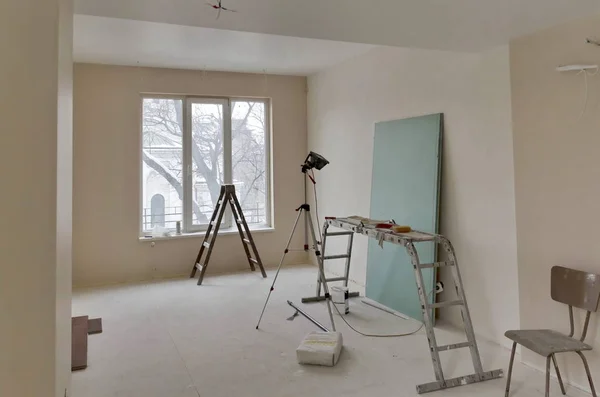 Renovación Habitación Con Algunas Herramientas Pintura Disponibles Sofía Bulgaria — Foto de Stock