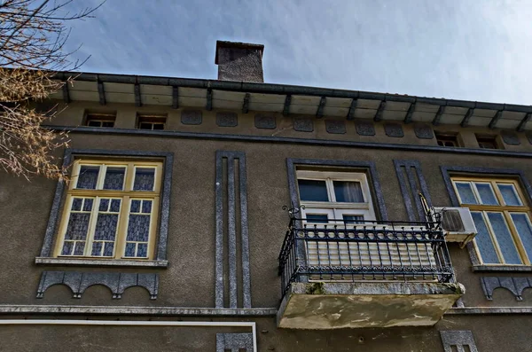 Blagoevgrad Βουλγαρία Μαρτίου 2018 Θραύσμα Παλιού Κτιρίου Ενδιαφέρουσα Πρόσοψη Χαρακτηριστικό — Φωτογραφία Αρχείου