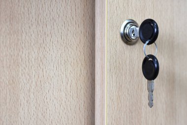 Anahtar taşı içinde ofis dolap kilidi