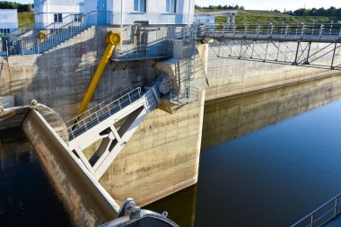 Nehri hidroelektrik binayı inşa