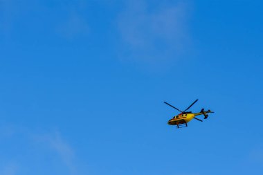 Kurtarma ekipleri ambulans çağrısında uçar..