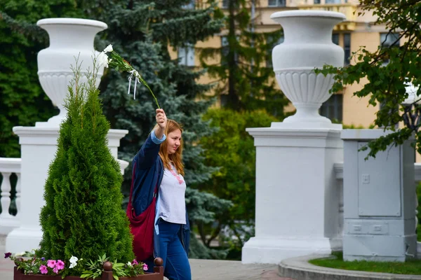 Editorial Photo People White Bracelets Flowers Protest Lukashenka Government Belarus — Stock Photo, Image