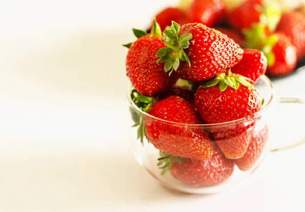 Erdbeere Einer Schüssel Mit Erdbeeren — Stockfoto