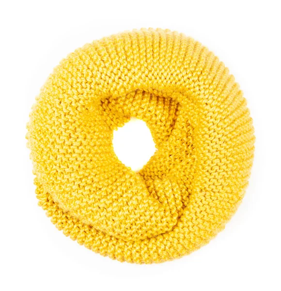 Écharpe en laine. Foulard jaune isolé sur fond blanc — Photo