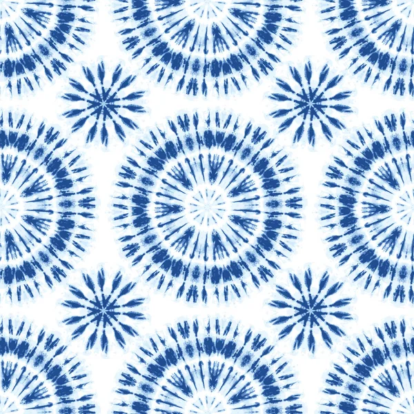 Monocromo índigo brillante Tie-Dye Shibori Sunburst Círculos sobre fondo blanco Vector patrón sin costura — Archivo Imágenes Vectoriales