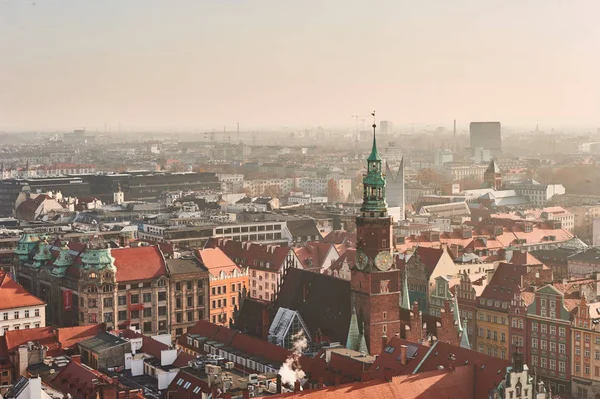 Kilise Kulesi ve Wrocaw eski şehirde