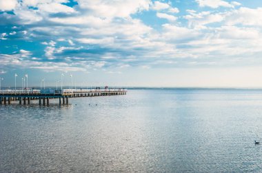 ufuk doğru giden bir iskele