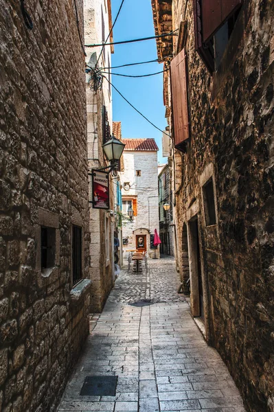 One Narrow Streets Decorate Old Town Trogir 스톡 이미지