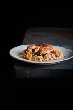 Karides kızarmış pilav tarifi.