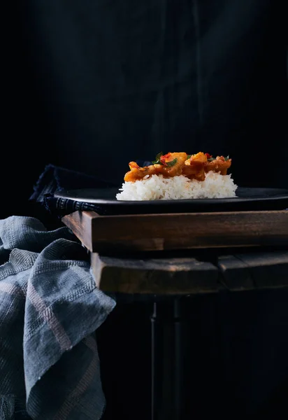 Wokad chilifisk med ris. — Stockfoto