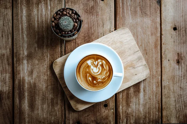 Kopje Warme Latte Art Koffie Houten Tafel — Stockfoto