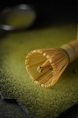 Yakın çekim Chasen, özel bambu kibrit çay çırpıcı, seçici odak