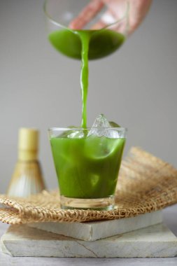 Saf kibrit yeşil çay, kafe menüsü.