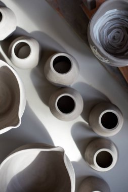 Çamur çömlek seramik ürünleri, çömlek yapma süreci.