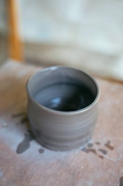 Seramik atölyesi. Çömlek yapma süreci.