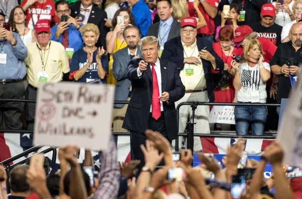 Tampa Florida Luglio 2018 Rappresentante Ron Desantis Rivolge Alla Folla — Foto Stock