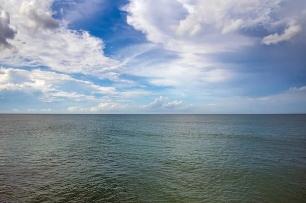 Bewolkte Hemel Boven Atlantische Oceaan — Stockfoto