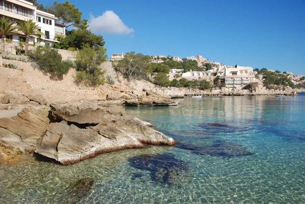 Plaża Czystą Wodą Wyspie Malta — Zdjęcie stockowe