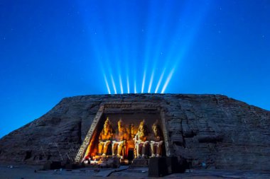 Geceleyin Abu Simbel Tapınağı, UNESCO Dünya Mirası Alanı, Aswan, Mısır.