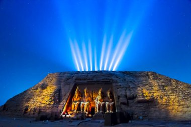 Geceleyin Abu Simbel Tapınağı, UNESCO Dünya Mirası Alanı, Aswan, Mısır.