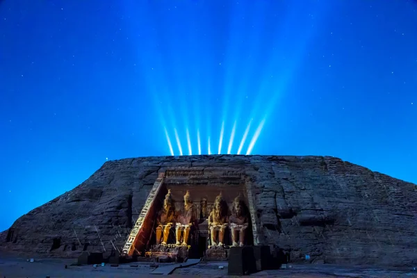 Geceleyin Abu Simbel Tapınağı, UNESCO Dünya Mirası Alanı, Aswan, Mısır.