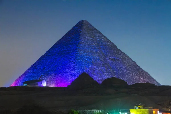 Gran Pirámide Giza Iluminada Por Noche Patrimonio Humanidad Por Unesco —  Fotos de Stock