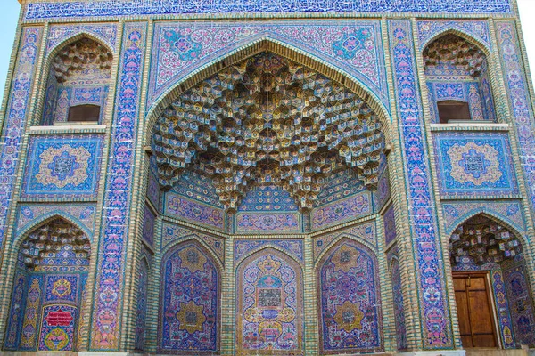 Beroemde Roze Moskee Versierd Met Mozaïektegels Religieuze Kalligrafische Scripts Uit — Stockfoto