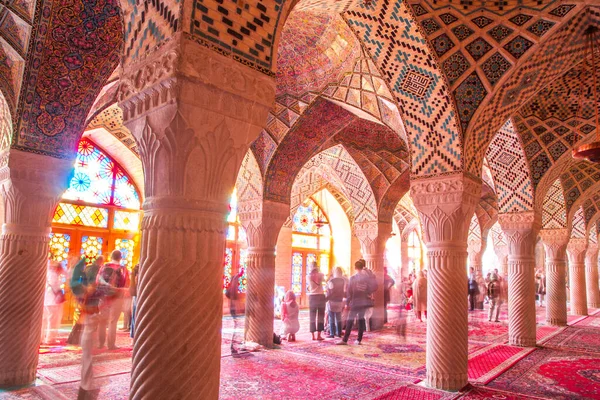 Mesquita Rosa Famosa Decorada Com Mosaicos Escrituras Caligráficas Religiosas Alcorão — Fotografia de Stock