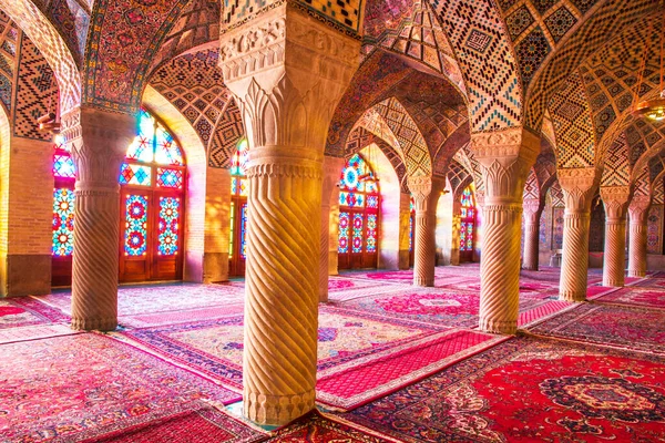 Mesquita Rosa Famosa Decorada Com Mosaicos Escrituras Caligráficas Religiosas Alcorão — Fotografia de Stock