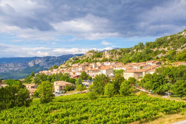 法国东南部Provence Alpes Cte Azur地区Verdon Gorges Verdon附近的Aiguines村 — 图库照片