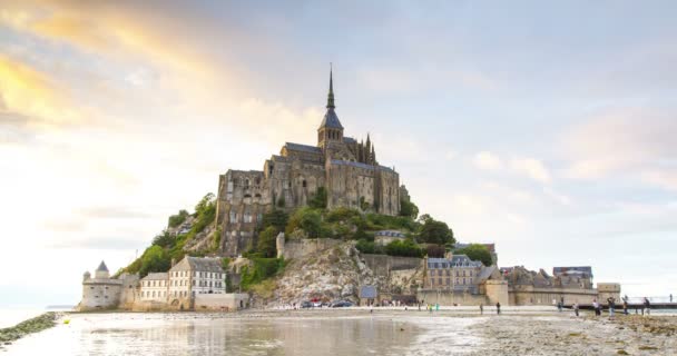 Mont Saint Michel Abbey Sunset Timelapse Normandía Francia — Vídeos de Stock