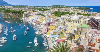 Napoli yakınlarındaki Procida Adası 4K zaman aşımı, İtalya.