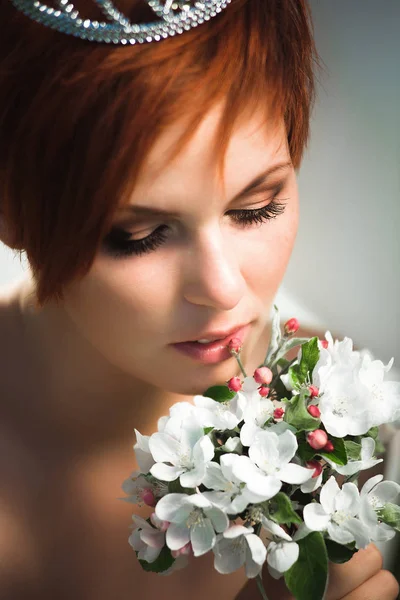 Close Portrait Beautiful Woman White Flowers Bouquet Touching Her Lips — Stock Photo, Image
