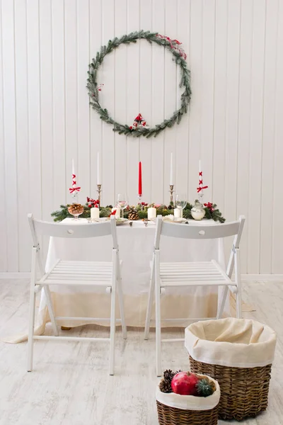 Intérieur Noël Une Belle Table Posée Pour Deux Avec Hautes — Photo