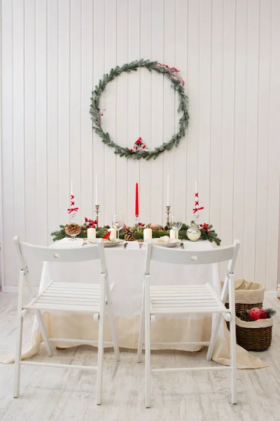 Interior Navidad Una Mesa Bellamente Decorada Para Una Pareja Con —  Fotos de Stock