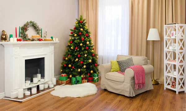 Interior Navidad Una Hermosa Sala Estar Decorada Para Navidad Árbol —  Fotos de Stock