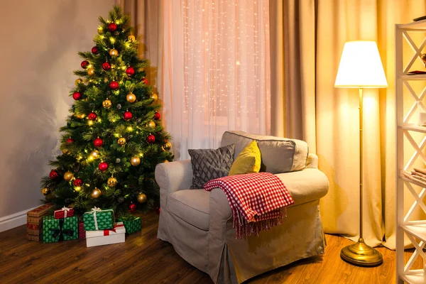 Decoración Interior Del Hogar Navidad Calcetines Colgantes Juguetes Presentes Sillón —  Fotos de Stock