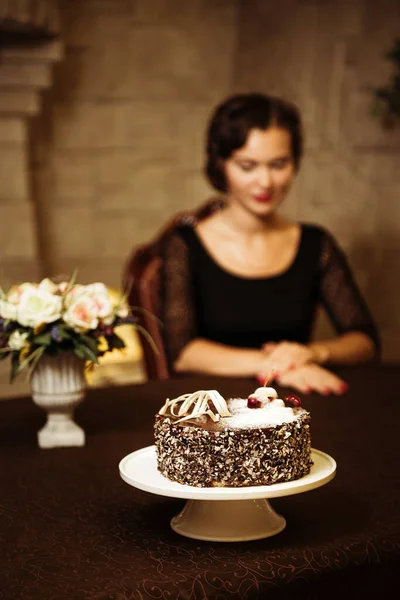 Young Attractive Girl Homemade Cake Selective Focus Noise Effect — Stock Photo, Image