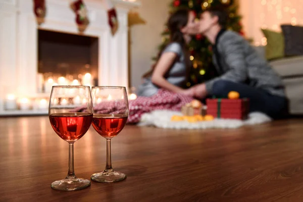 Two Glasses Sparkling Wine Front Warm Fireplace Cozy Relaxed Romantic — Stock Photo, Image