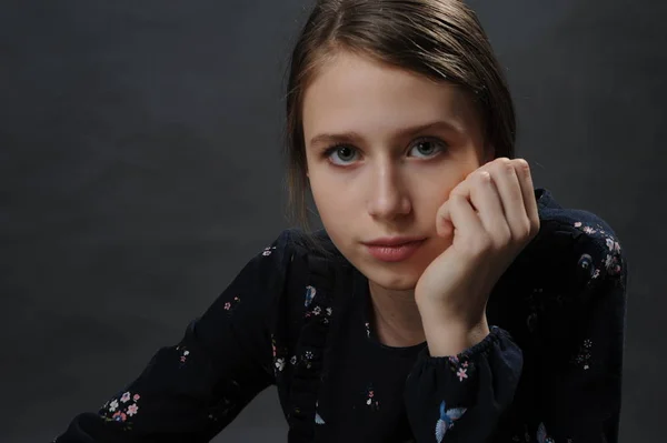 Beautiful Teenager Girl Studio Portrait — Stock Photo, Image