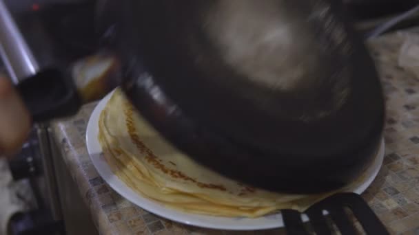 Espalhar Manteiga Panquecas — Vídeo de Stock