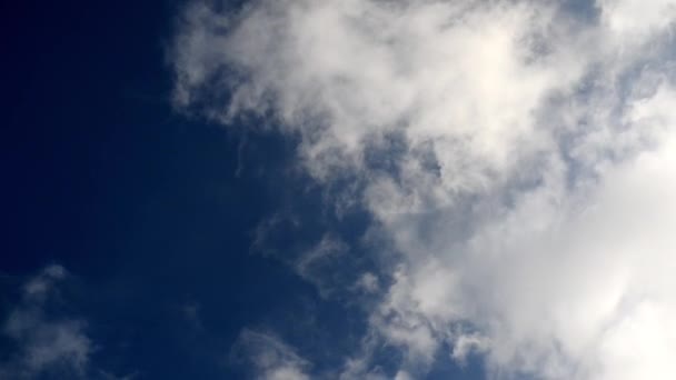 Fantastic clouds against blue sky — Stock Video