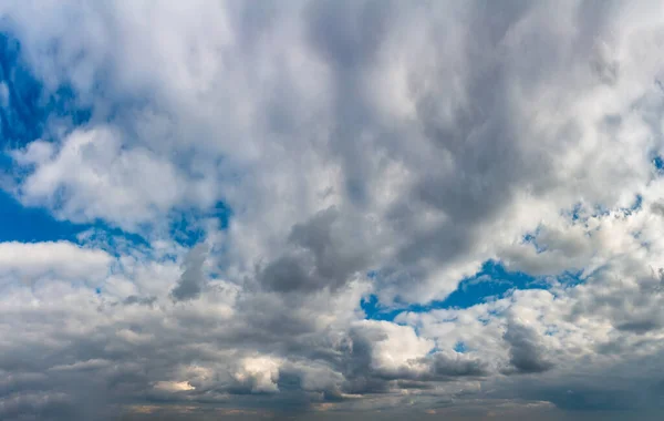 Fantásticas Nubes Suaves Contra Cielo Azul Composición Natural — Foto de Stock