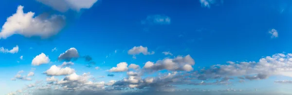 Fantastische Zachte Wolken Tegen Blauwe Lucht Natuurlijke Samenstelling — Stockfoto