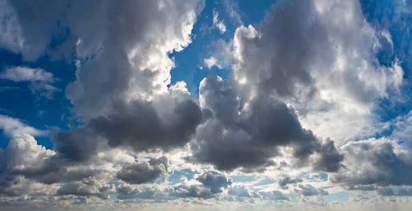 Awan Gelap Yang Fantastis Komposisi Langit Alami Panorama Yang Luas — Stok Foto