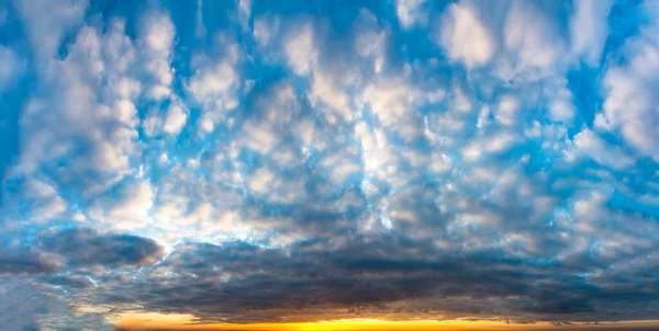 Fantásticas Nuvens Suaves Nascer Sol Composição Natural — Fotografia de Stock