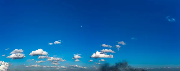 Fantásticas Nubes Suaves Contra Cielo Azul Composición Natural —  Fotos de Stock