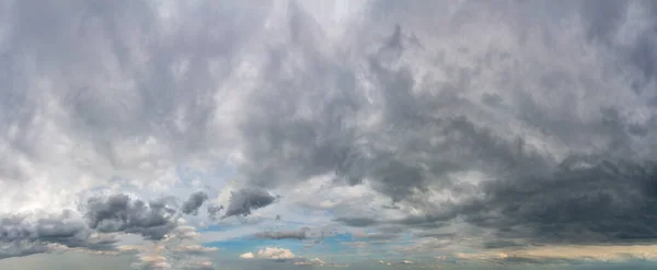 Fantásticas Nuvens Escuras Composição Céu Natural Amplo Panorama — Fotografia de Stock