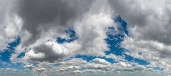 Awan Gelap Yang Fantastis Komposisi Langit Alami Panorama Yang Luas — Stok Foto