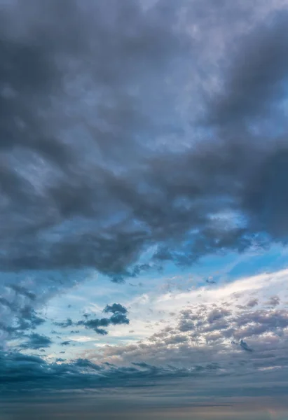 Güneş Doğarken Fantastik Yumuşak Bulutlar Doğal Bileşim Stok Fotoğraf